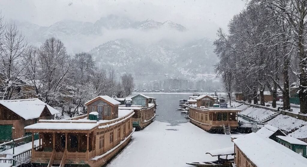 Ultimate Dal Lake Houseboat Guide: What to Expect in 2026 2 dal-lake-houseboat-himalayas-winter