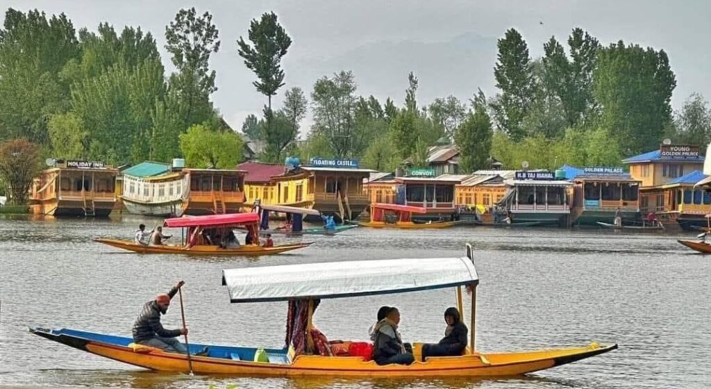 Ultimate Dal Lake Houseboat Guide: What to Expect in 2026 6 Dal Lake Houseboat